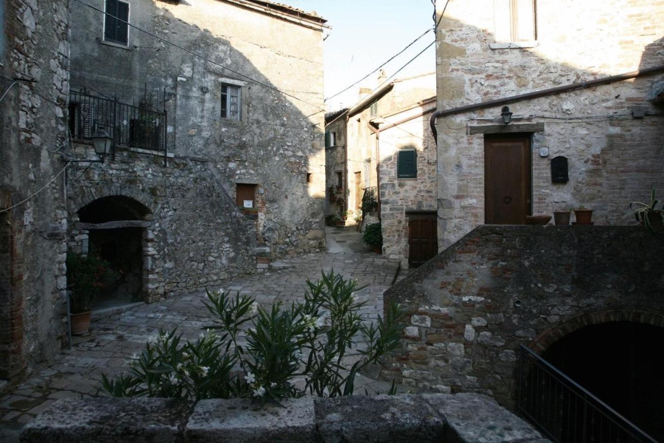 Locanda La Pieve Semproniano Exterior foto